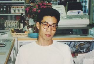 32歳 東野酒店で店番